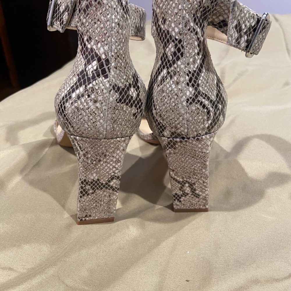 Snakeskin Patterned Women's 👠 - Picture 7 of 8